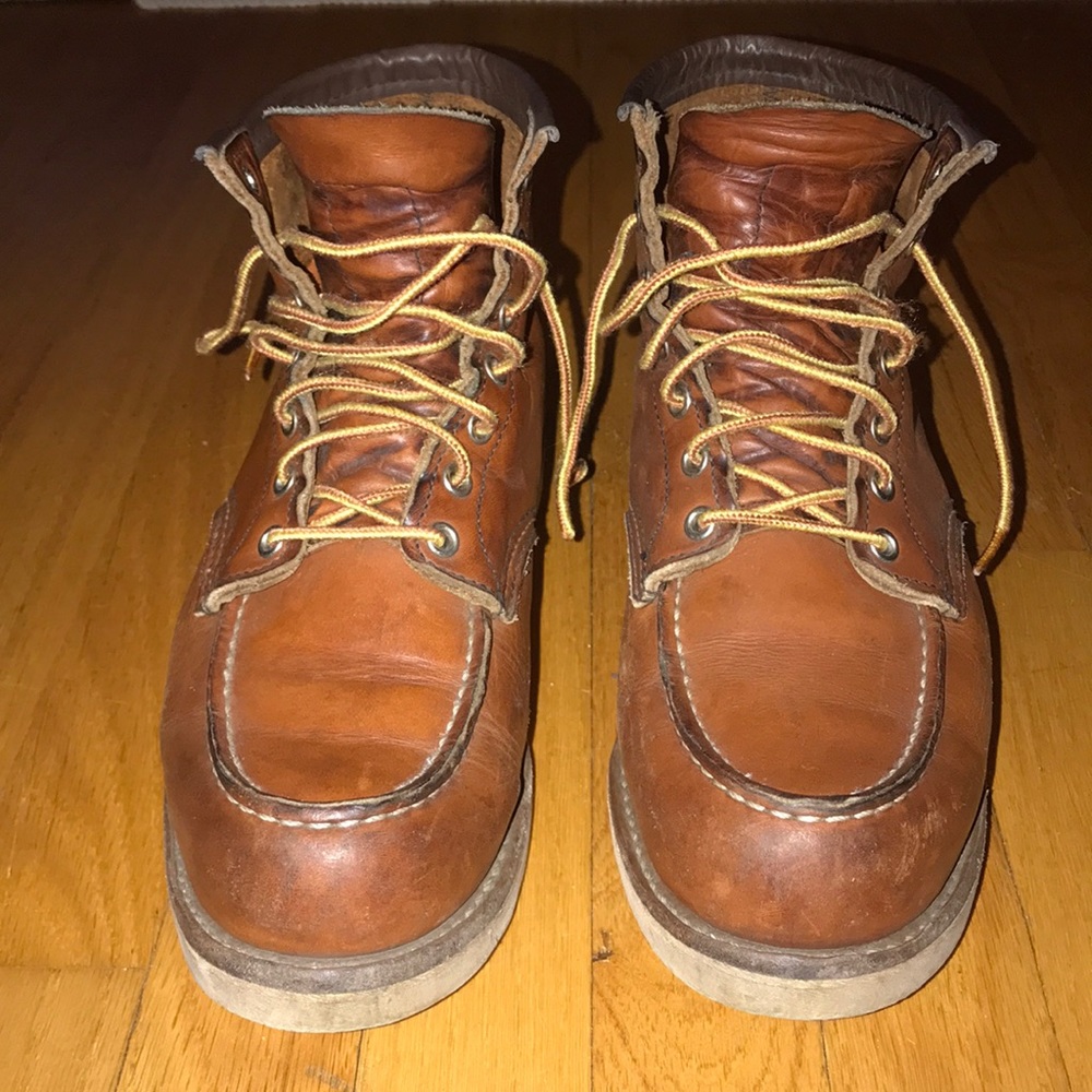 Used men’s Red Wing 875 size US M8.5.